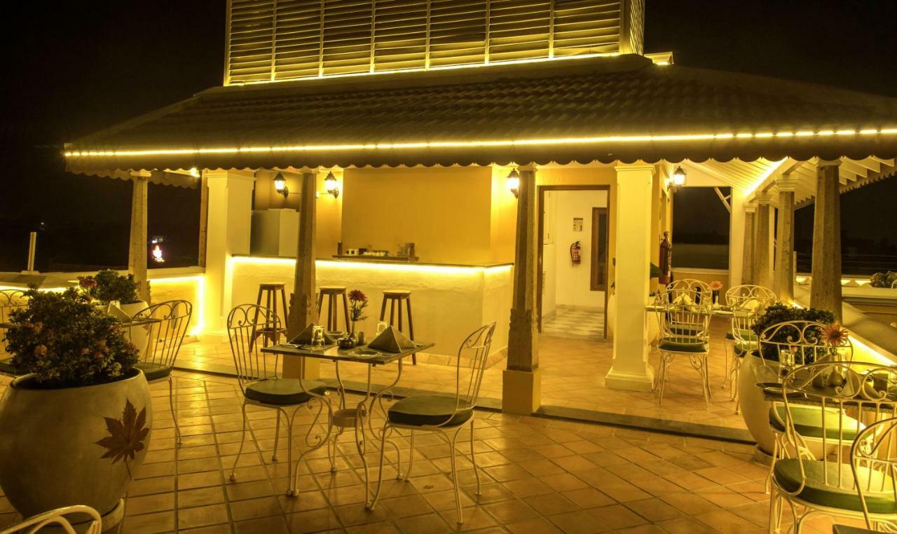 Hotel Petit Palais à Pondichéry Extérieur photo