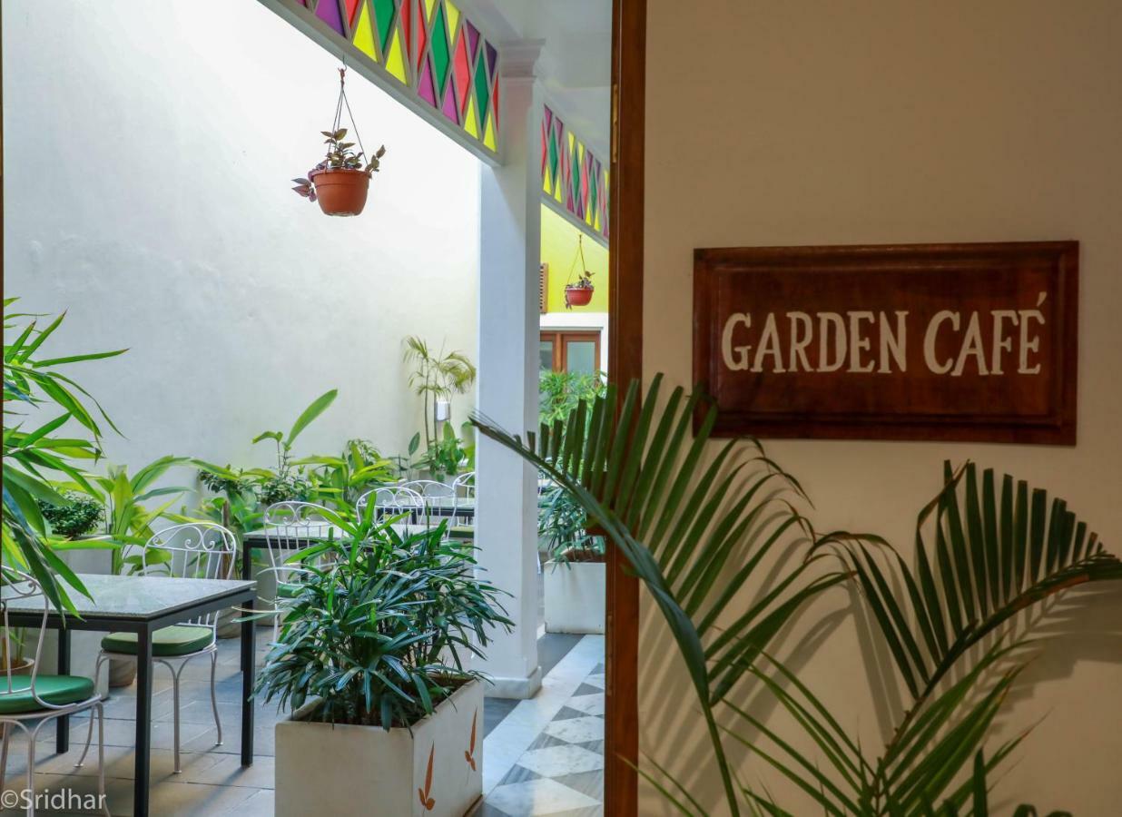 Hotel Petit Palais à Pondichéry Extérieur photo