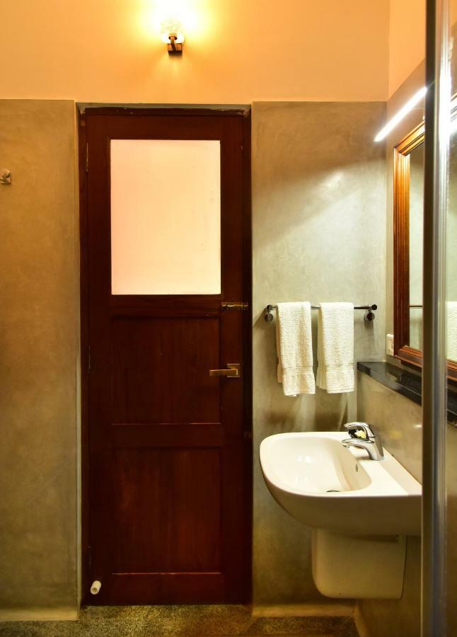 Hotel Petit Palais à Pondichéry Extérieur photo