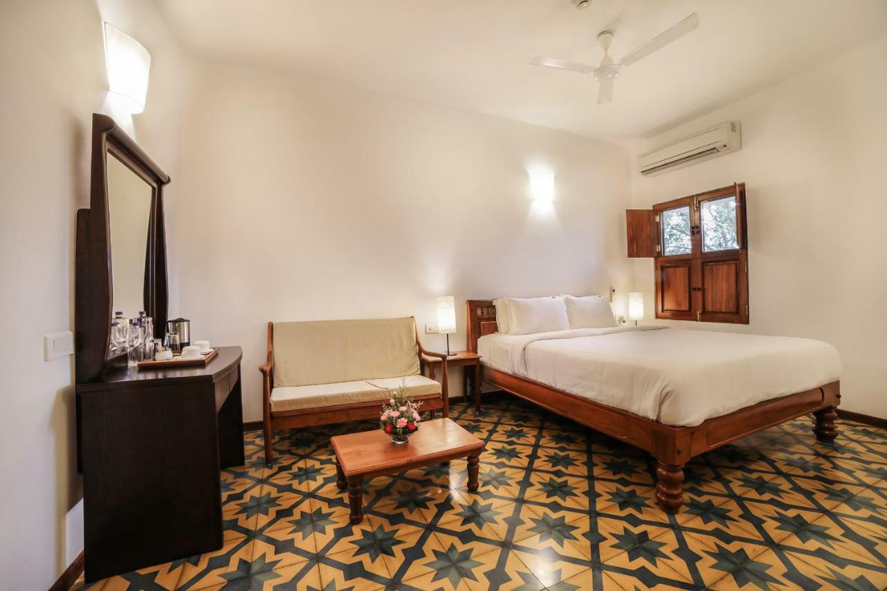 Hotel Petit Palais à Pondichéry Extérieur photo