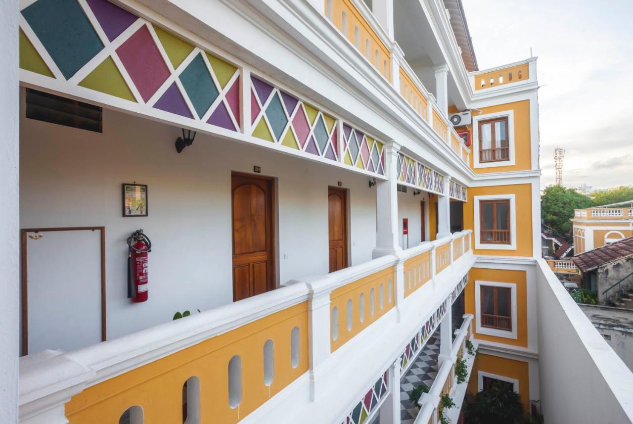 Hotel Petit Palais à Pondichéry Extérieur photo
